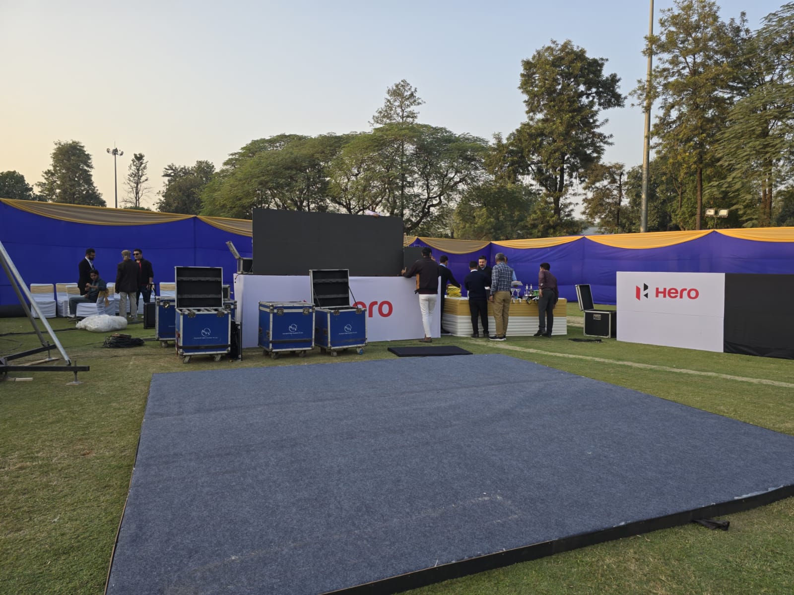 Corporate event execution day coordination